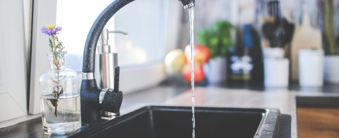 LUFEIDRA Pull-Down Kitchen Faucet Review: A Complete Sink Upgrade in One Box?