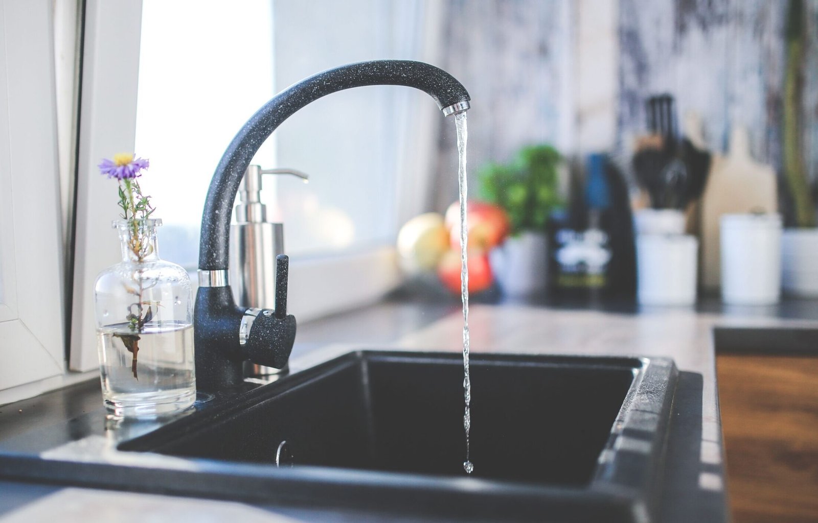 LUFEIDRA Pull-Down Kitchen Faucet Review: A Complete Sink Upgrade in One Box?