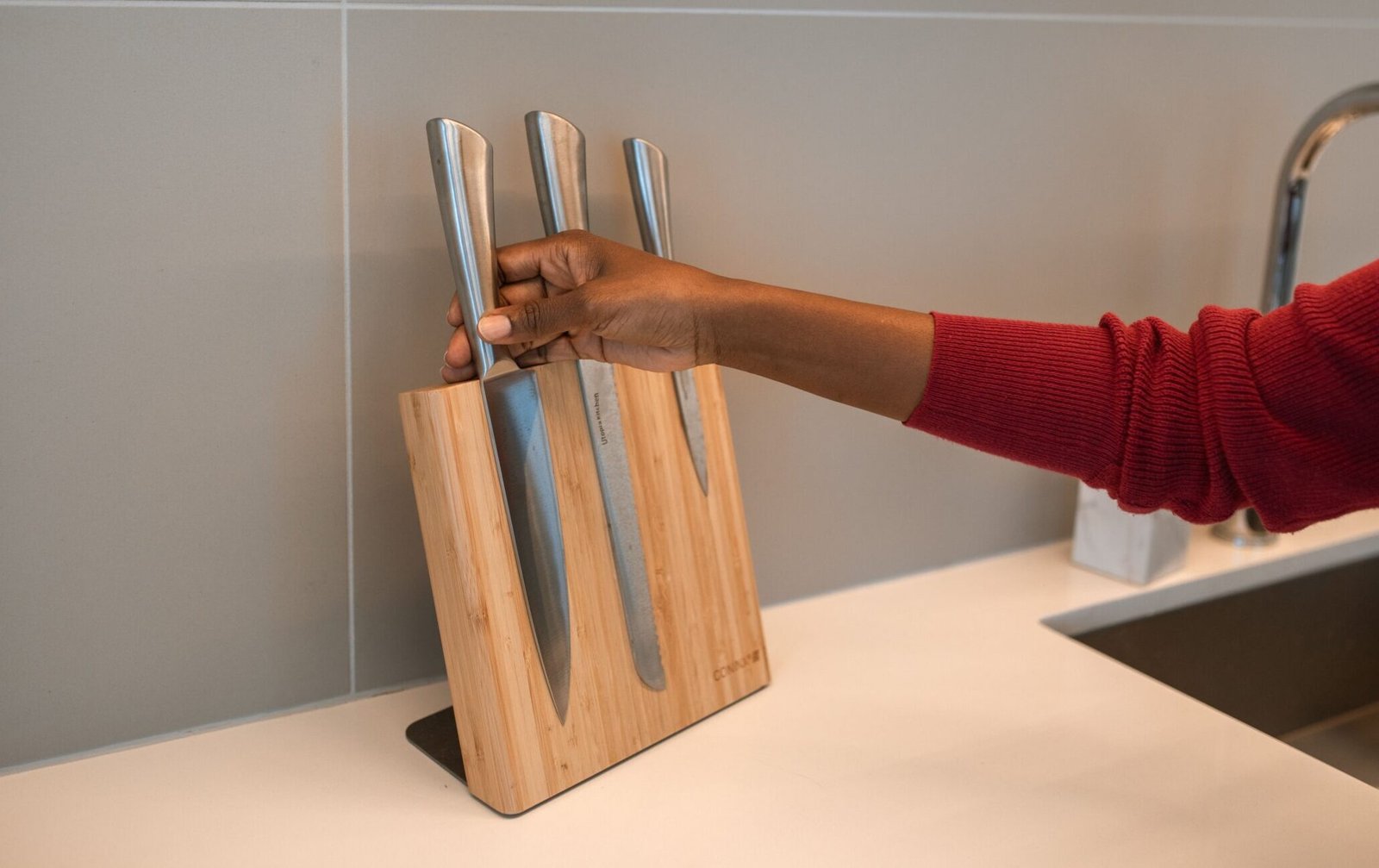 Yatoshi Professional 15-Piece Knife Set Review: Restaurant-Quality Look, Home Kitchen Price?